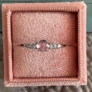 NWOT SIZE 9 Pink Topaz ring